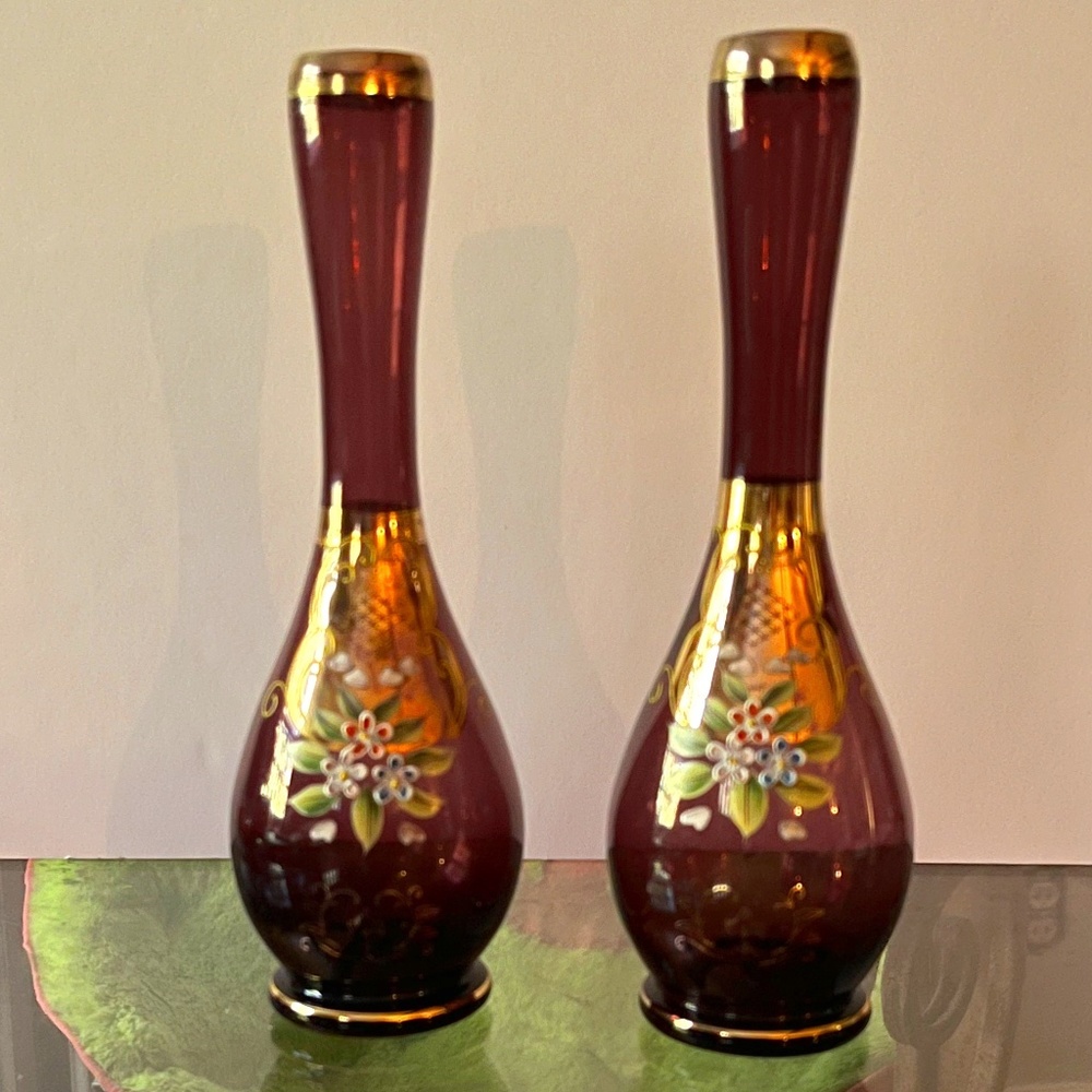 2 bud vases